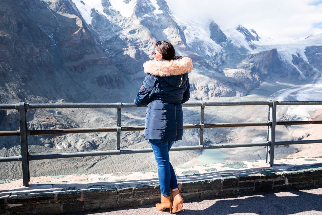 Blauer Parka mit Fake-Fur Kapuze